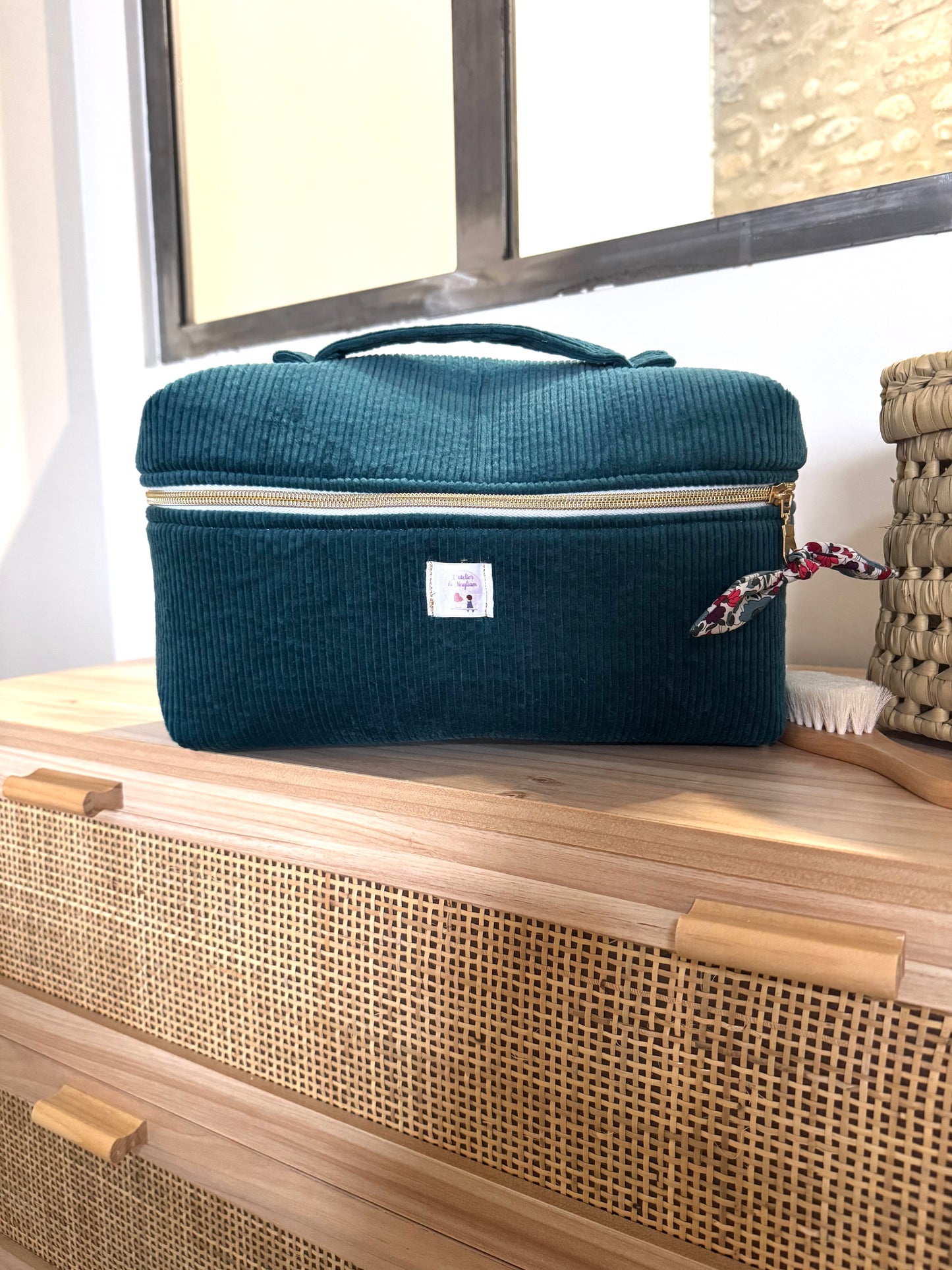 Vanity personnalisé en velours côtelé – Trousse de toilette brodée
