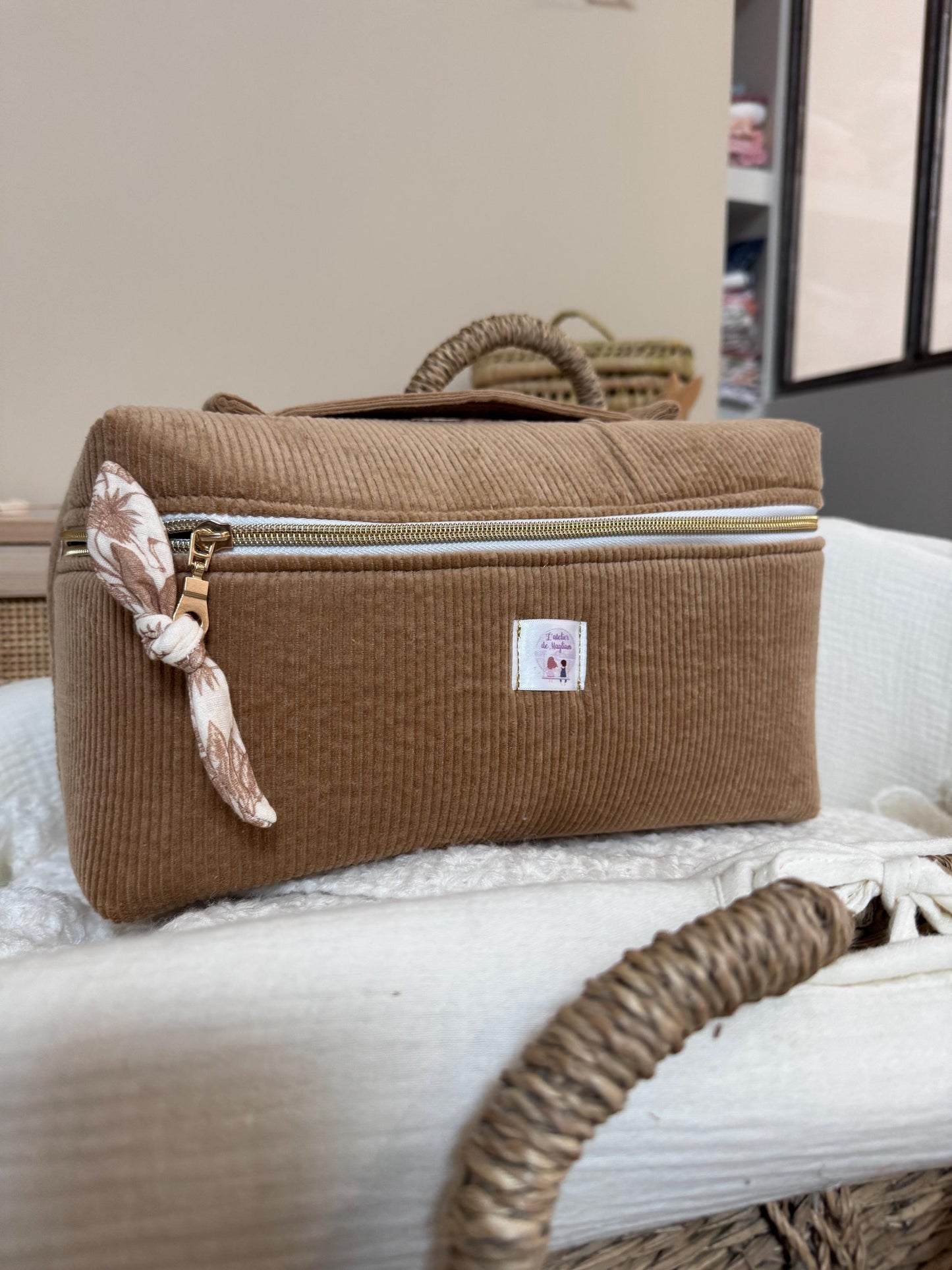 Vanity personnalisé en velours côtelé – Trousse de toilette brodée