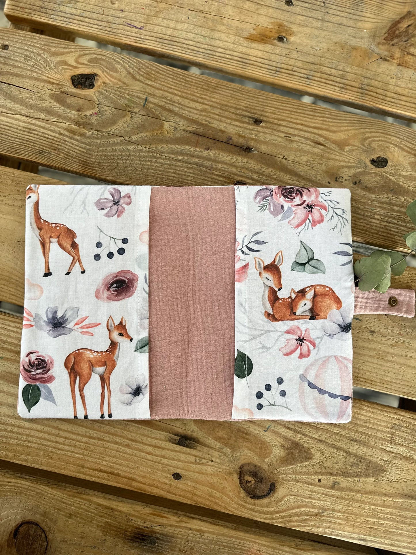 Protège carnet de santé - Collection Biches et Montgolfières