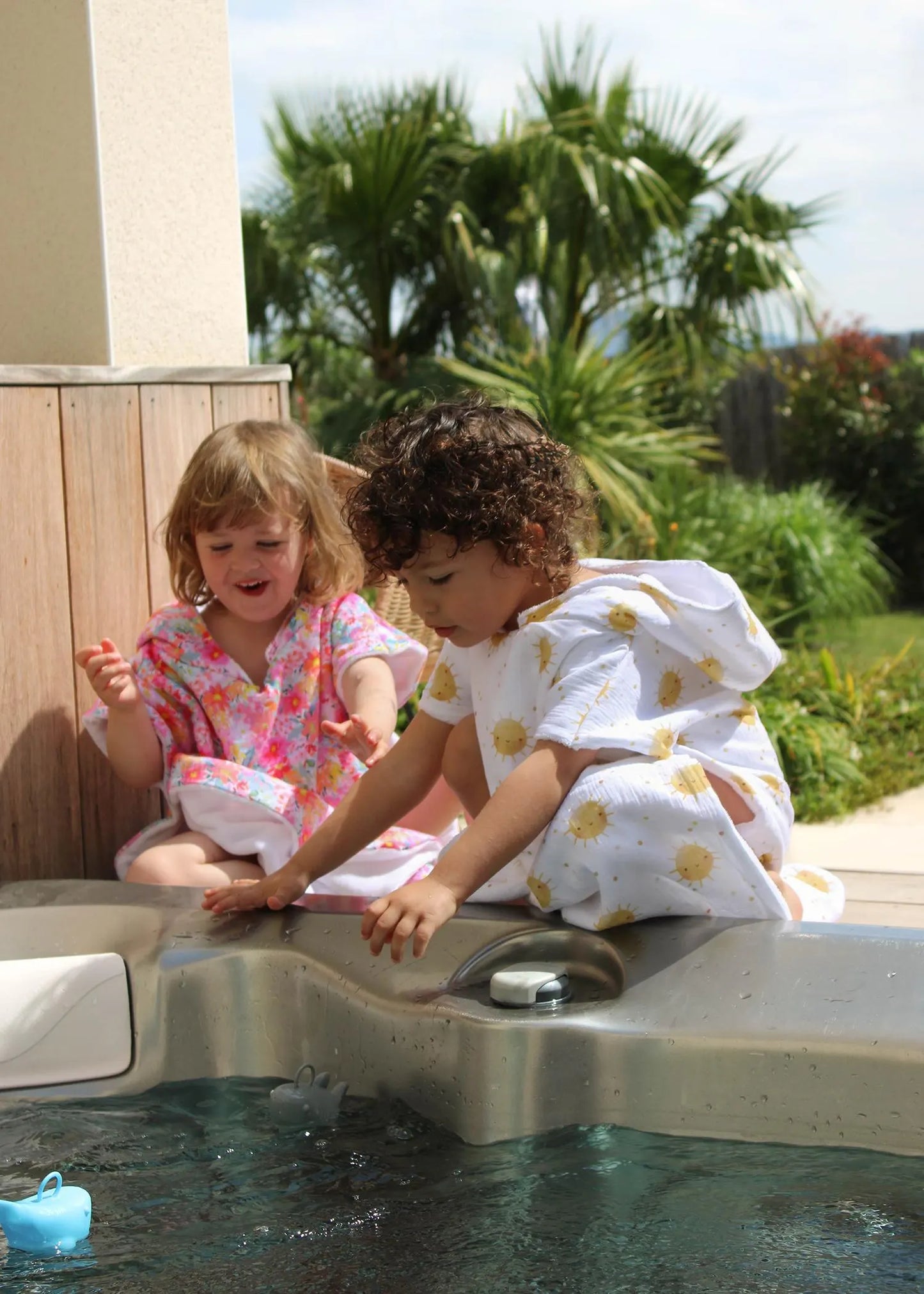 Poncho de plage et piscine pour bébé et enfant - Collection Mila